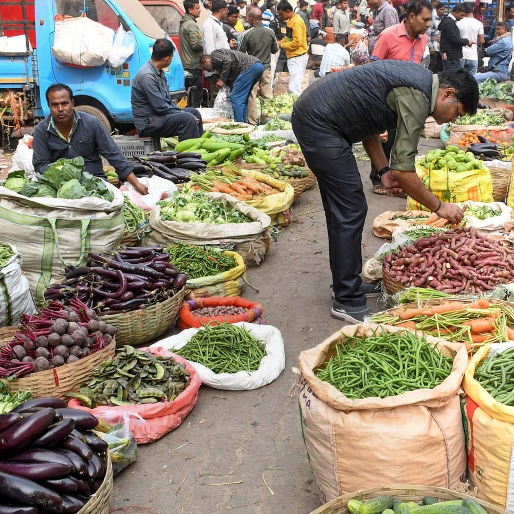 india’s-wholesale-inflation-rises-for-5th-month-in-a-row-to-3.88%:oil-price-rise-drives-surge-in-prices-due-to-iran-war