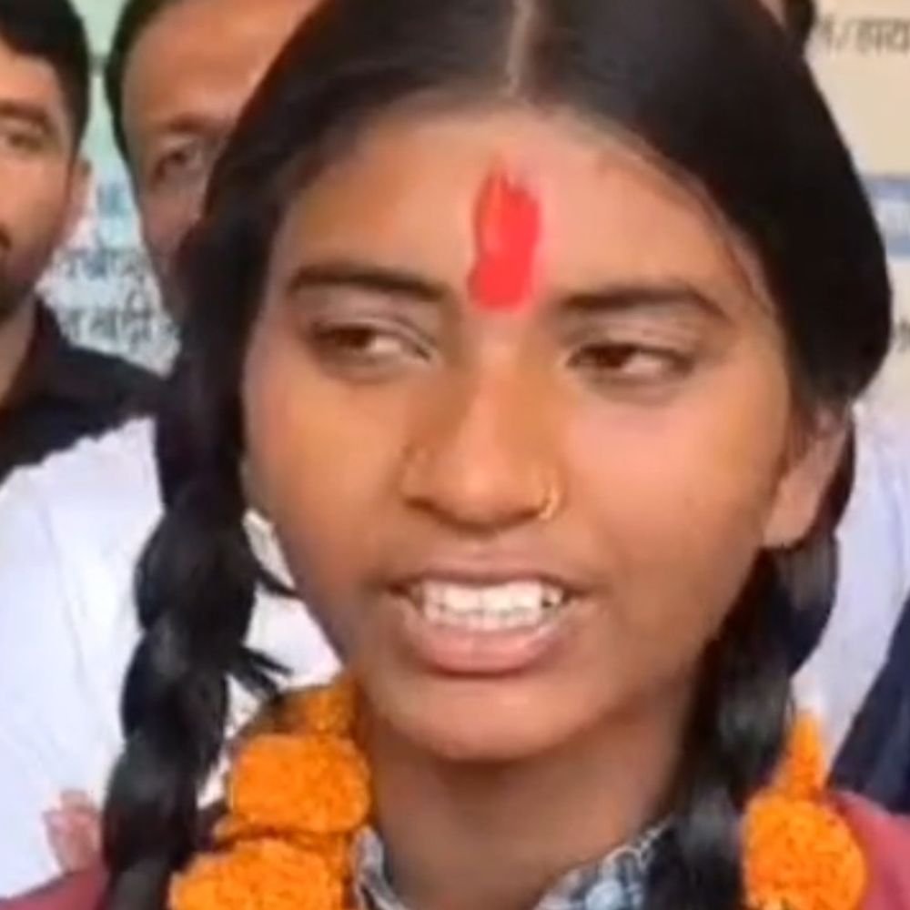 jabalpur-tailor’s-daughter-bags-state-rank-10:alfiya-anjum-scores-96%-in-class-12-arts,-achieves-success-through-self-study-without-coaching