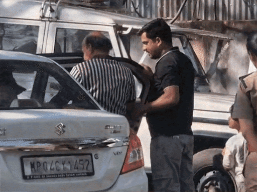 blackmailing-family-gang,-extorted-rs-33-lakhs-from-elderly-man:lady-gang-leader-threatens-to-frame-in-rape-case;-husband-son-extort-money