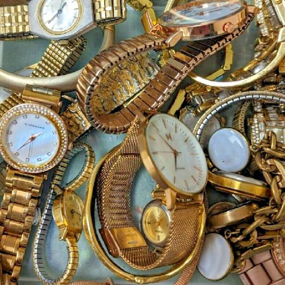 gen-z-in-awe-of-vintage-watches:zoomers-increase-purchases,-leading-to-a-rise-in-global-second-hand-watch-market