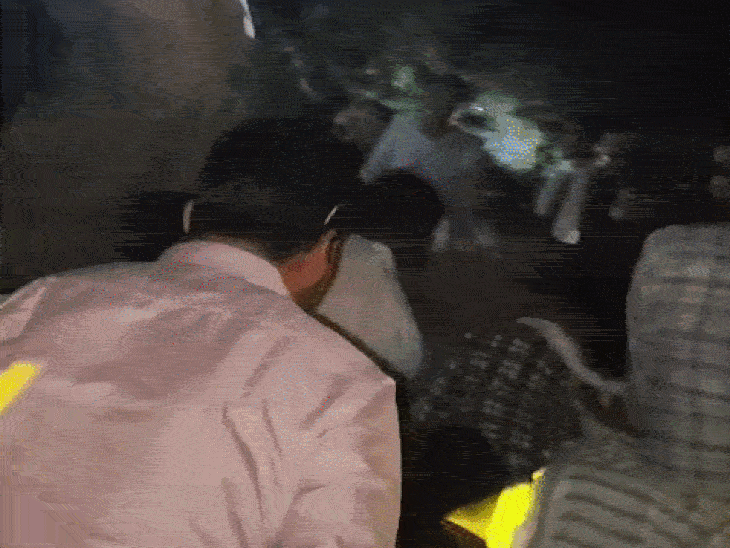 4-women-die-in-sheopur-tractor-mishap:28-injured-as-trolley-overturns,-several-critical