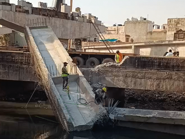 girder-collapses-at-₹1300-crore-gwalior-elevated-road:35-foot-structure-falls-near-khedapati-colony,-one-worker-injured