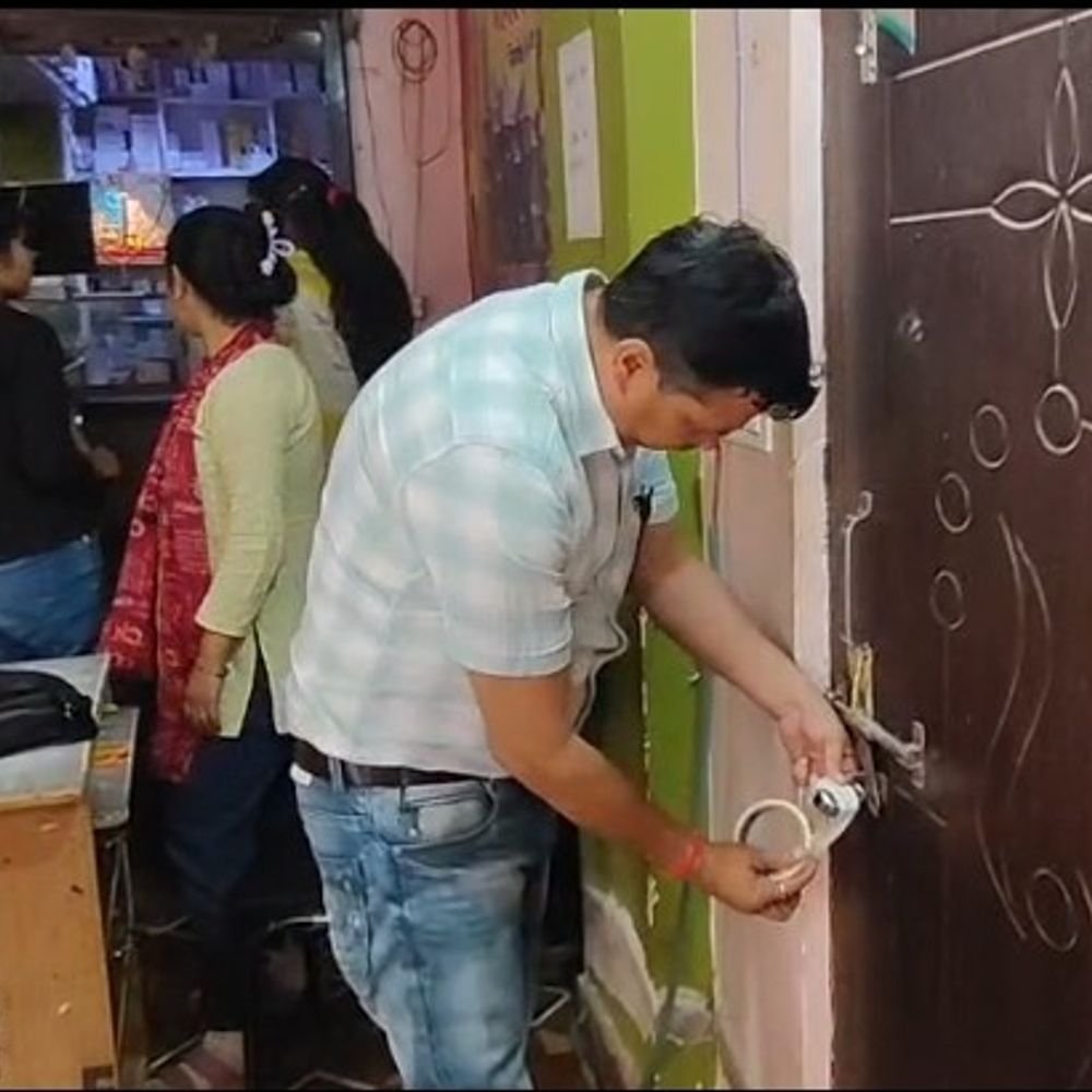 ultrasound-centre-sealed-in-bhind-over-registration-complaint:probe-launched-into-doctor-operating-in-2-states