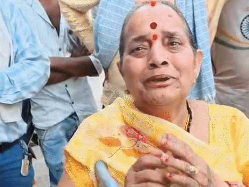 police-launch-multi-state-hunt-in-₹15-crore-gold,-cash-robbery:faces-of-3-suspects-captured-in-relation-to-the-incident-in-singrauli-bank