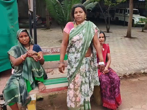 fatal-clash-at-wedding-over-food-invitation,-1-dead:father-son-duo-injure-six-with-knife;-constable-stabbed-during-arrest-attempt