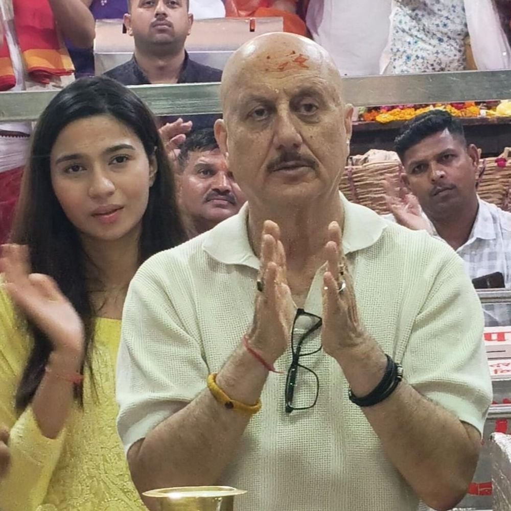 anupam-kher-visits-ujjain:offers-prayers-at-mahakal-temple;-shubhangi-dutta-and-singer-ninja-also-accompany-him