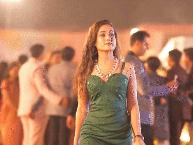 sadhvi-harsha-richhariya-to-oppose-illegal-conversion,-love-jihad:says,-‘sunscreen-needed-while-standing-in-harsh-sunlight’