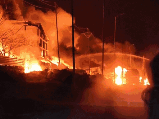 massive-fire-at-chemical-waste-facility-in-pithampur:explosions-in-drums-destroy-jcb,-hydra-crane;-thick-smoke-plume-visible-for-several-kilometers