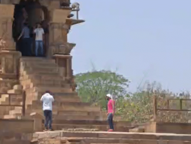 khajuraho-sizzles-at-43.4°c-as-heatwave-grips-mp:heatwave-alert-in-19-districts,-including-gwalior;-bhopal,-indore-to-remain-hot