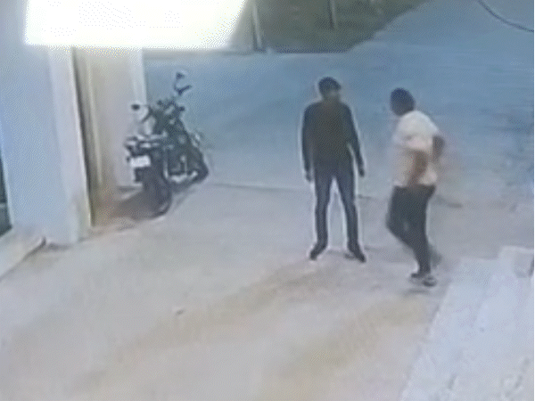 stadium-in-charge-slaps-shooting-coach,-pushes-him-out:says-sons-are-ti-and-patwari,-police-can-do-nothing-in-ujjain