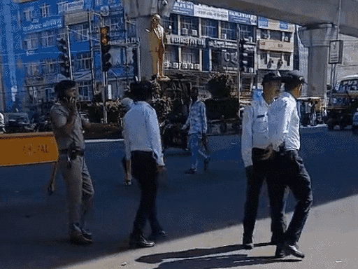 strict-helmet-rule-enforcement-for-two-wheeler-riders-in-mp:license-will-be-suspended;-police-chiefs-to-monitor-in-bhopal,-indore,-and-other-districts