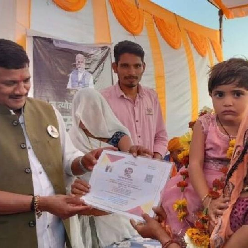 mp-cabinet-minister’s-brother-threatens-to-kill-female-ceo:minister-chauhan-distances-himself-from-accused,-‘i-don’t-talk-to-him’