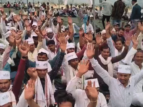 guest-teachers-protest-in-bhopal,-accuse-govt-of-breaking-promises:demand-regularisation,-bonus-points,-and-annual-contracts;-warn-to-intensify-protest