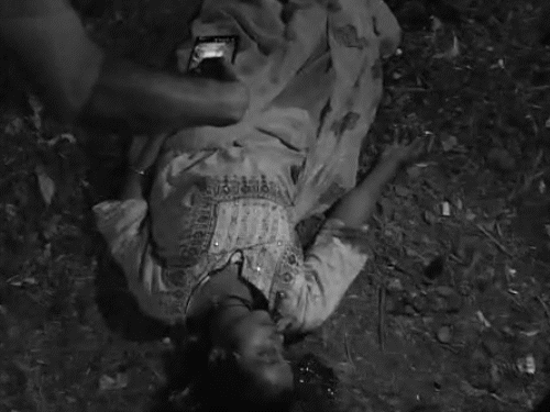 pickup-hits-bike,-couple-killed-in-jabalpur:1-year-old-girl-in-jabalpur-safe;-mother-plunges-50-feet-into-narmada-river