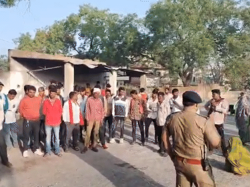 tyre-bursts,-pickup-flips-4-times,-16-killed:vehicle-in-dhar-was-carrying-50-workers;-stretchers,-beds-fall-short-in-hospital