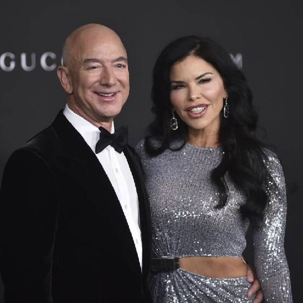 campaign-to-make-the-world-of-fashion-pollution-free:amazon-founder-bezos-and-his-wife-donate-₹2,322-crore-to-make-eco-friendly-clothes