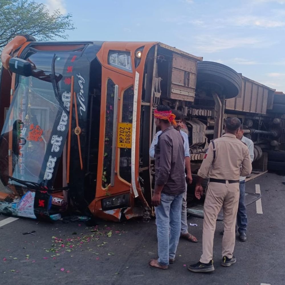3-dead,-27-injured-as-wedding-bus-overturns-in-rajgarh:vehicle-rolls-into-ditch;-groom’s-grandmother’s-leg-found-15-feet-away