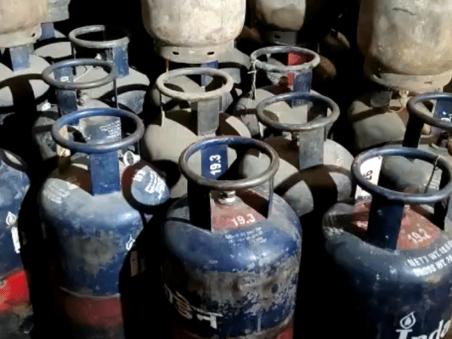 commercial-lpg-price-shoots-by-₹993-in-mp:₹3,074-in-bhopal,-₹3,179-in-indore,-₹3,296-in-gwalior-amid-wedding-season-rush