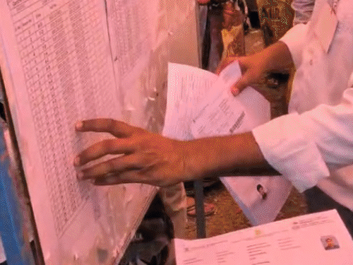 neet-ug-entry-allowed-despite-biometric-failure:strict-checks-in-place,-14,000-students-to-take-exam-in-bhopal