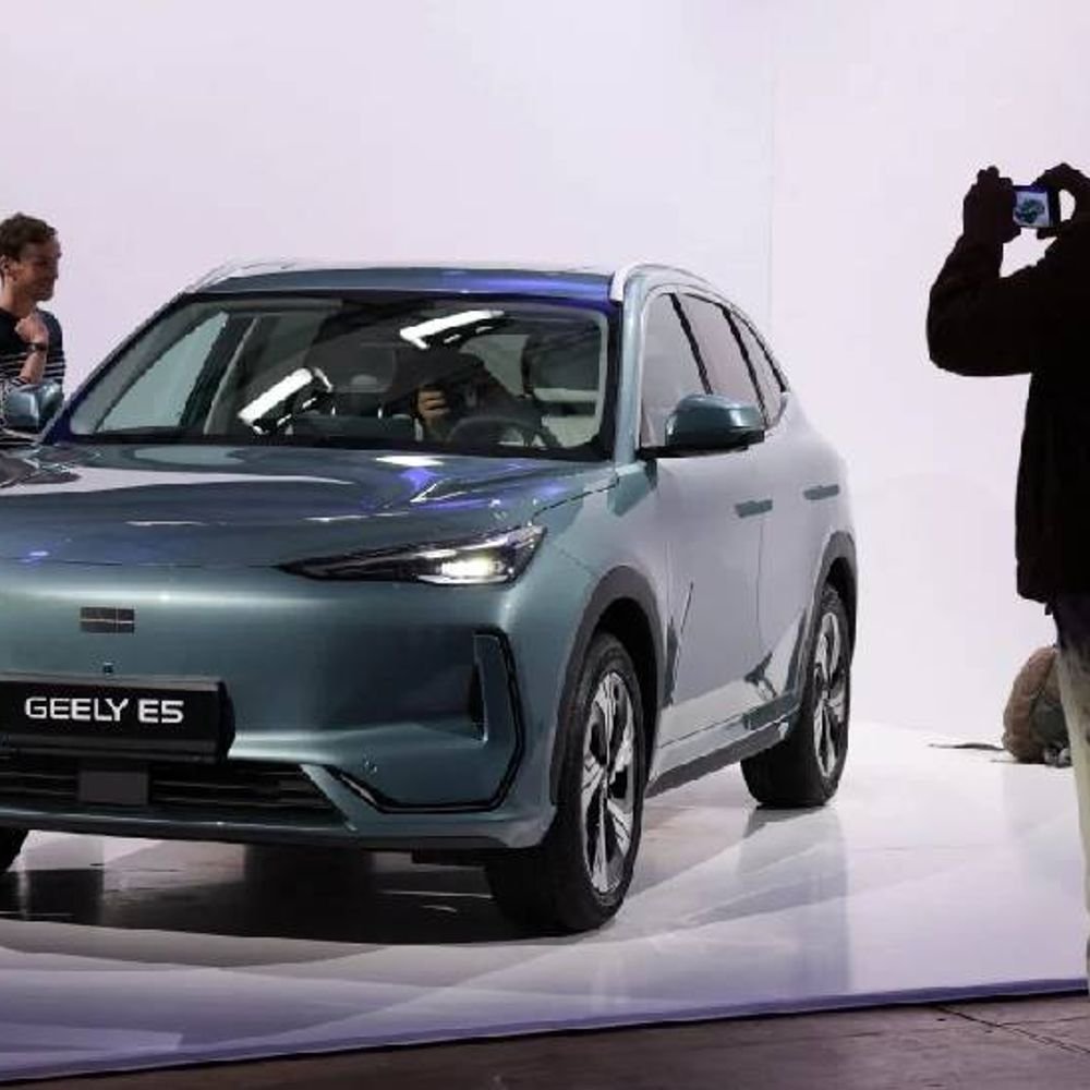 ev-demand-accelerates-in-asia-africa:one-in-ten-cars-in-china-is-ev;-25%-surge-in-e2w-e3ws-in-india