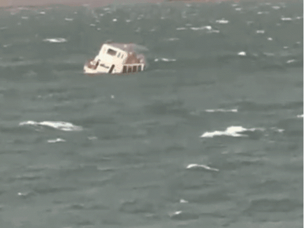 court-seeks-fir-on-cruise-pilot,-staff:accused-of-abandoning-drowning-people-in-jabalpur;-police-told-to-report-within-2-days