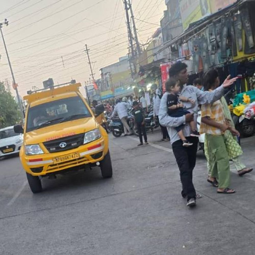 indore-police-crack-down-on-traffic-violators:626-helmet-challans-among-1,305-actions,-181-booked-over-number-plates