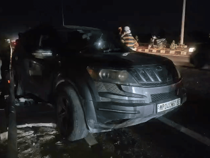 liquor-smugglers-crush-passerby-to-death-with-xuv:liquor-crates,-beer-bottles;-prepared-drinks-recovered-from-luxury-vehicle