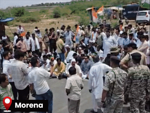 congress-blocks-agra-mumbai-highway-over-farmers’-issues:jitu-patwari-warns-of-locking-down-cm-house