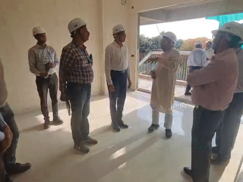 new-housing-board-chairman-reviews-projects:pushes-affordable-housing-for-middle,-lower-income-groups;-inspects-bhopal-site