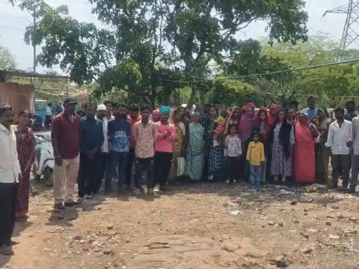 protest-over-relocation-of-35-families-in-bhopal:residents-shifted-from-deepak-nagar-slum-to-bag-mugalia-after-anti-encroachment-drive