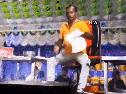 ‘रीएग्‍जाम-पेपर-के-लिए-टेलिग्राम-पर-ट्यून्‍ड-रहें’:neet-पेपर-लीक-पर-फनी-सोशल-मीडिया-मीम्‍स-की-बाढ़