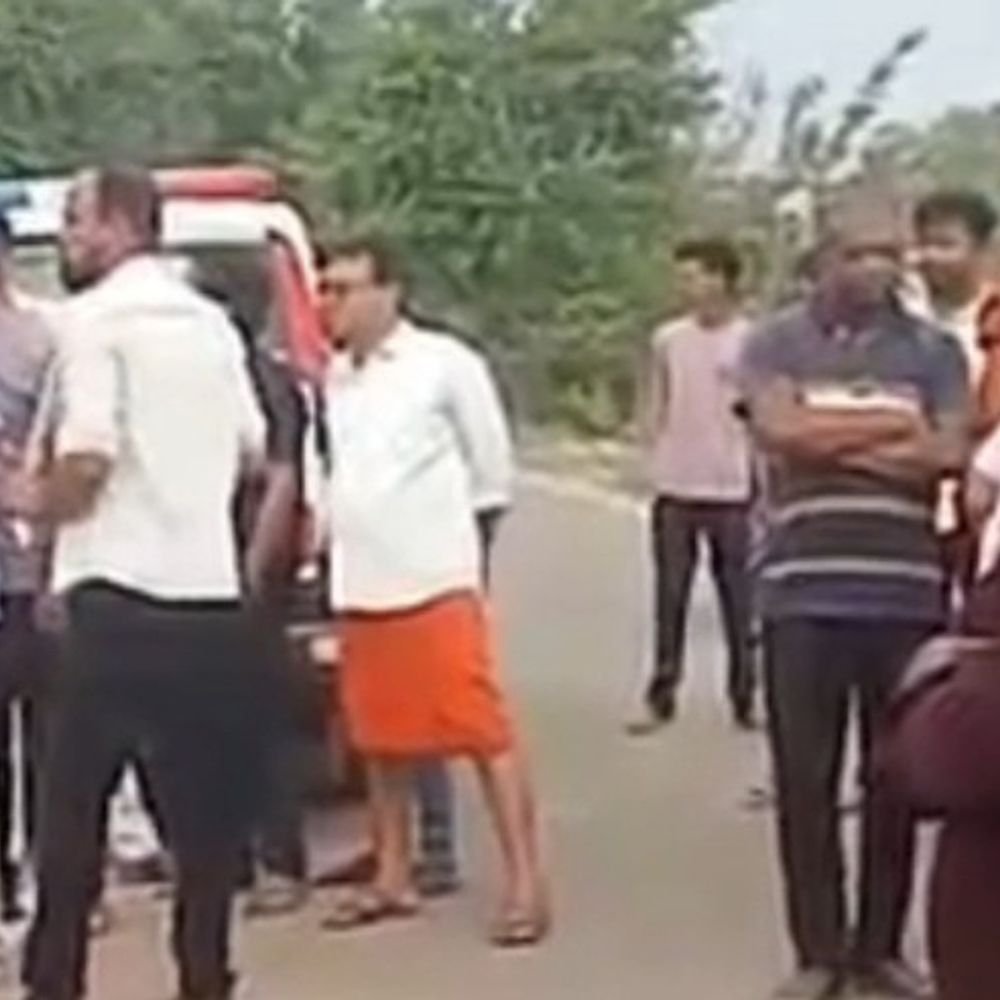 two-found-dead-in-anuppur:man’s-body-discovered-on-road,-woman-found-murdered-inside-house;-police,-fsl-team-at-spot