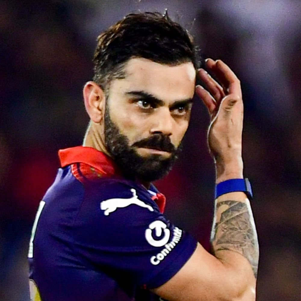 virat-kohli-‘not-comfortable’-with-being-followed-by-cameras:rcb-legend-bats-for-player-privacy;-says-‘love-the-pressure-of-the-game’
