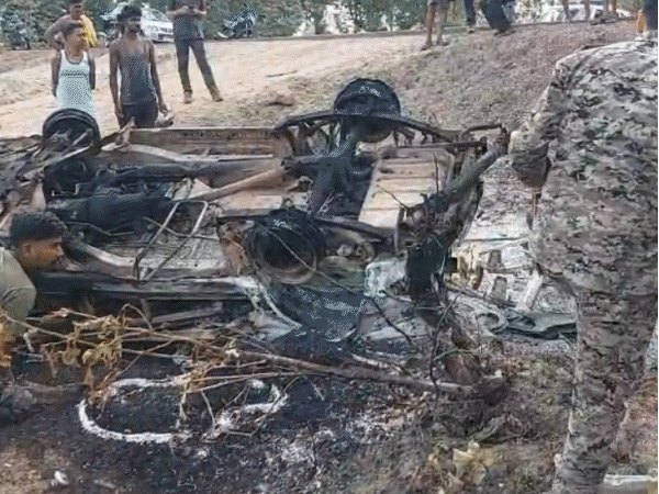 ambulance-driver-burnt-alive-after-vehicle-hits-tree:balaghat-police-blame-overspeeding-in-accident-while-returning-to-nagpur