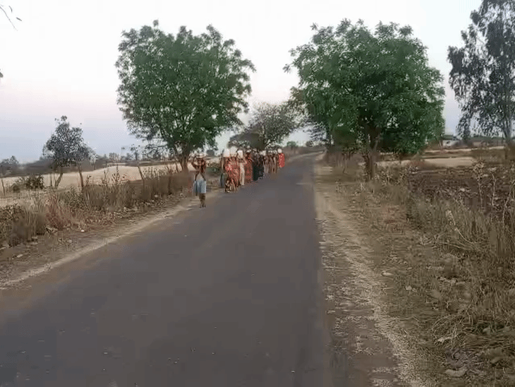 women-risking-lives-amid-mp-water-crisis:families-forced-to-survive-on-dirty-wells-in-intense-summer-heat