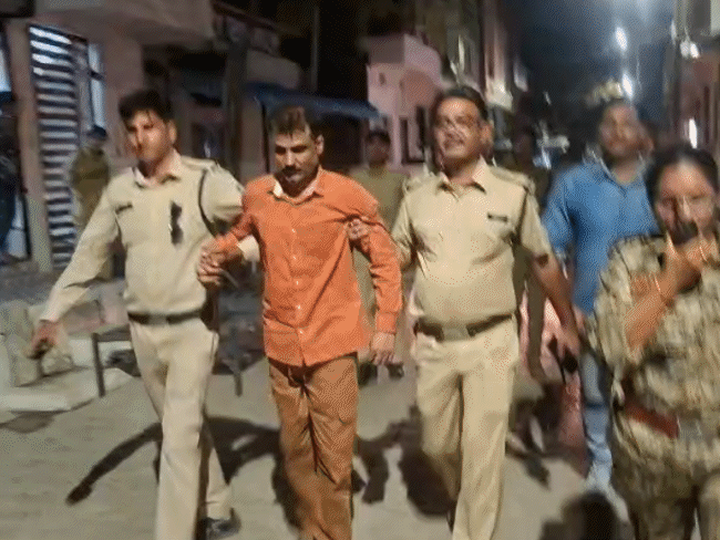 raunak-arrested-for-orchestrating-fake-firing-case-in-ujjain:police-nab-criminal-with-over-50-cases-and-rs-10,000-reward