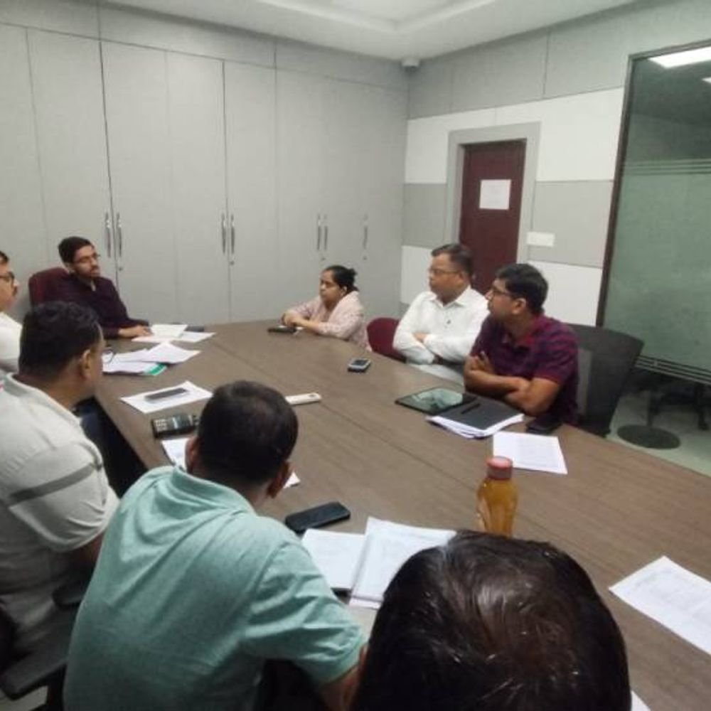 collector-municipal-commissioner-reviewed-water-supply-in-indore:officials-ask-for-continuous-monitoring-and-zero-negligence