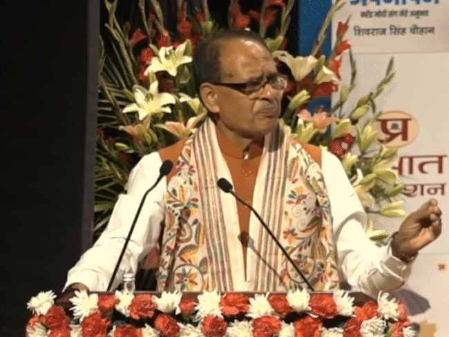 shivraj-recalls-emotional-support-from-pm-modi:book-apnapan-reveals-personal-moments,-political-advice-and-crisis-time-leadership-stories