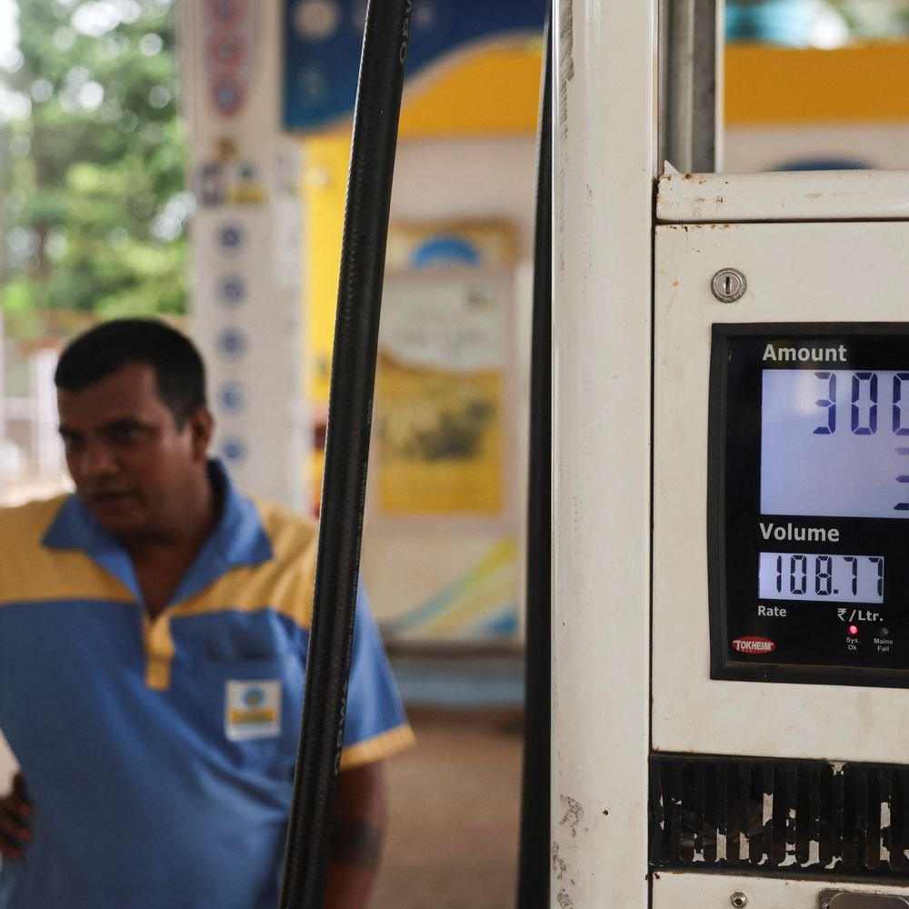 oil-companies-face-harsh-criticism-on-fuel-price-hike:despite-clocking-₹78,000-profits-₹2-lk-cr-estimated-earnings,-firms-still-raise-petrol-prices