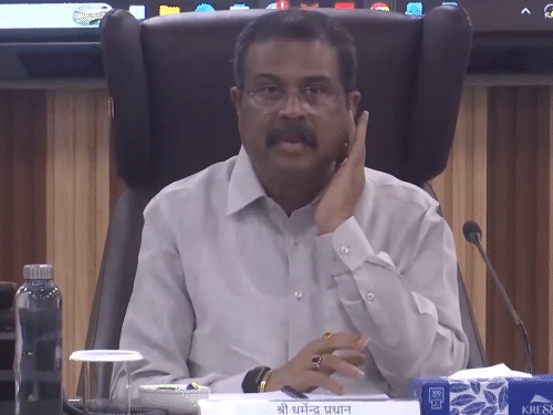 प्रधान-बोले-cbse-मामले-में-गड़बड़ी-की-जिम्मेदारी-लेता-हूं:मानता-हूं-कुछ-गड़बड़ियां-हुईं-हैं;-अधिकारियों-से-बोले-सिस्टम-में-लापरवाही-बर्दाश्त-नहीं-होगी