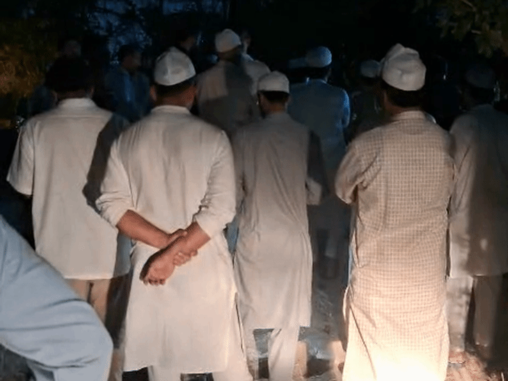 renowned-poet-bashir-badr-laid-to-rest-in-bhopal:wave-of-mourning-in-literary-world;-had-been-battling-dementia-for-long-time