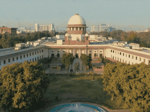 sc-makes-tet-mandatory-for-1.5-lakh-mp-teachers:says-no-compromise-on-children’s-future,-grants-1-year-extension