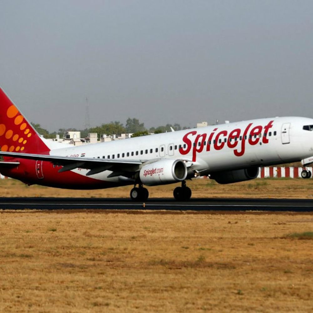 spicejet-receives-tax-notice-of-₹125-crore:company’s-gst-registration-may-be-cancelled
