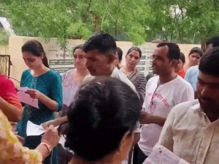 लेक्चरर-और-कोच-प्रतियोगी-परीक्षा-2025-शुरू:चेकिंग-कर-एक-घंटे-पहले-दी-गई-एन्ट्री;-15-जिलों-में-बनाए-368-सेंटर