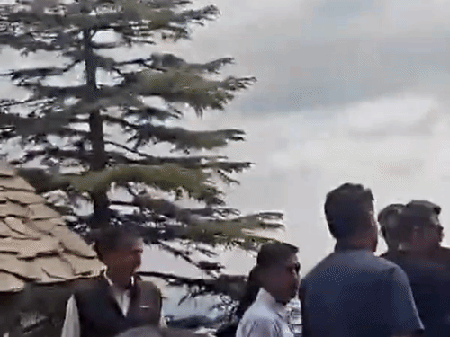 dhoni-travels-to-mussoorie-in-₹3-crore-car-with-ziva:admits-his-daughter-to-boarding-school-for-summer-camp,-fans-flock-for-cricketer’s-attention