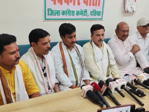 narottam-builds-caste-outreach,-congress-strengthens-organisation:datia-bypoll-preparations-intensify,-damodar-may-disrupt-bjp-congress-contest