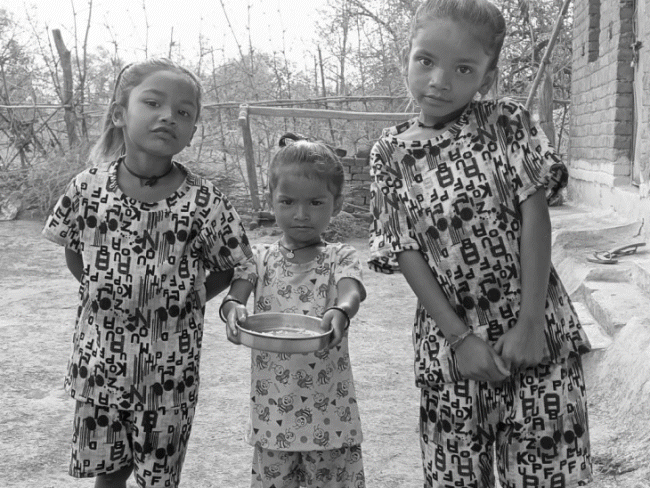 32-year-old-woman-poisons-3-daughters-and-self:husband,-sisters-and-parents-give-conflicting-accounts;-probe-intensifies