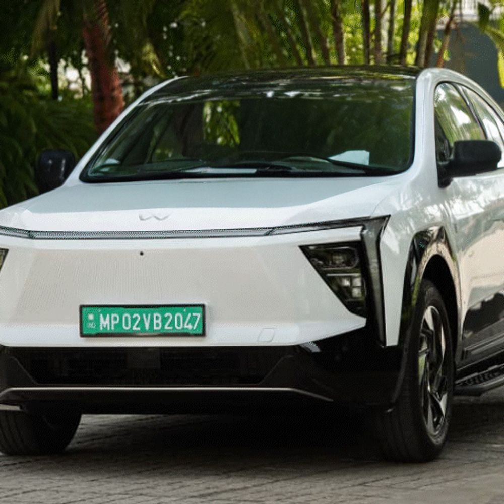 cm-mohan-yadav-adds-ev-to-convoy:new-500-km-range-electric-suv-debuts-with-viksit-bharat-themed-registration