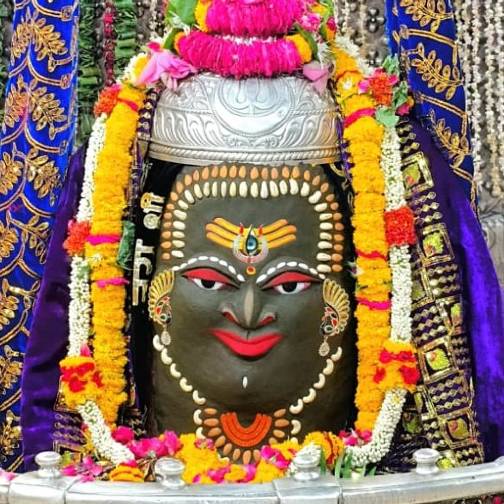 mumbai-devotee-cheated-in-mahakal-bhasma-aarti-scam:former-temple-security-guard-swindles-money-and-disappears