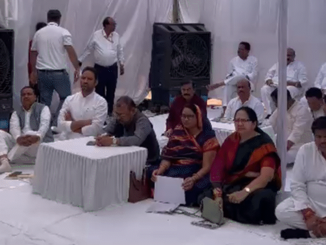 congress-set-to-finalise-rajya-sabha-pick:meetings-continue-in-delhi-and-bhopal;-signatures-collected-on-nomination-forms-from-mlas